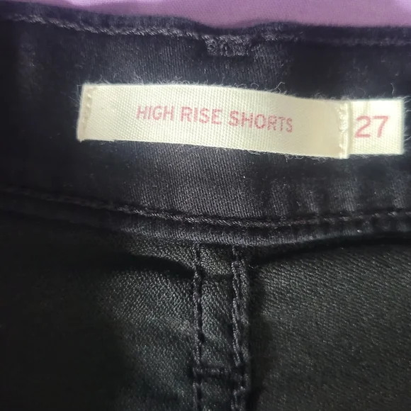 Levi Strauss And Co Black Denim Cute And Classic. Highrise. 2.5" Inseam - Picture 2 of 9